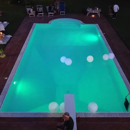 Luxury Pool & Garden Villa *