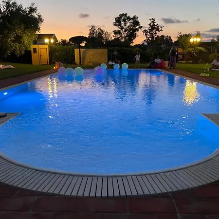 Luxury Pool & Garden